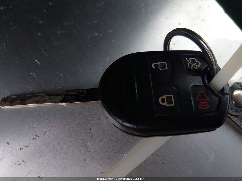 VIN 3FADP4BJ8JM143132 2018 FORD FIESTA SE