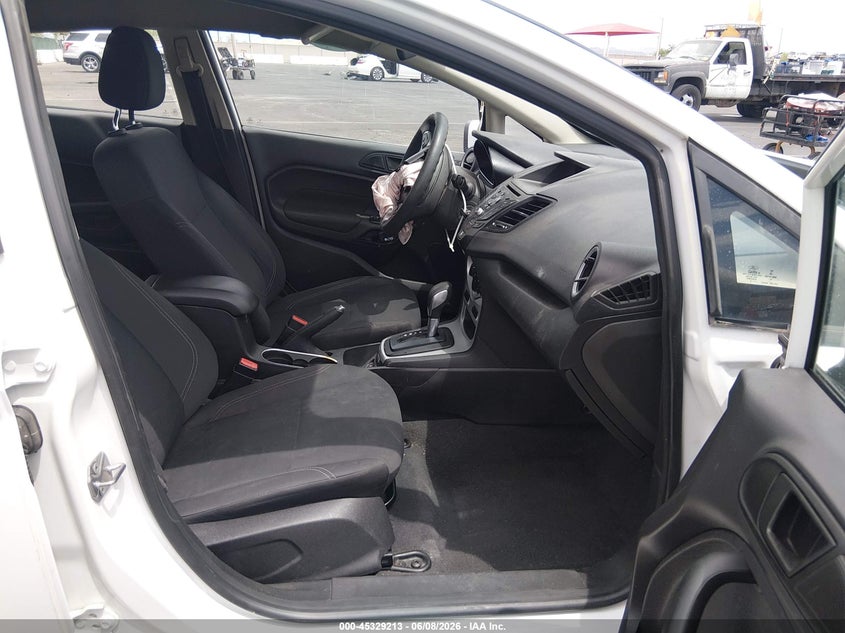 VIN 3FADP4BJ8JM143132 2018 FORD FIESTA SE