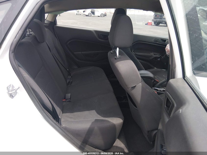 VIN 3FADP4BJ8JM143132 2018 FORD FIESTA SE