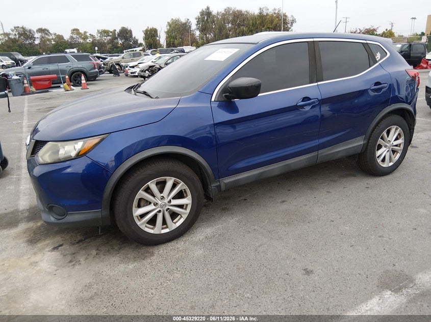 JN1BJ1CP1JW104048 2018 Nissan Rogue Sport S photo 1