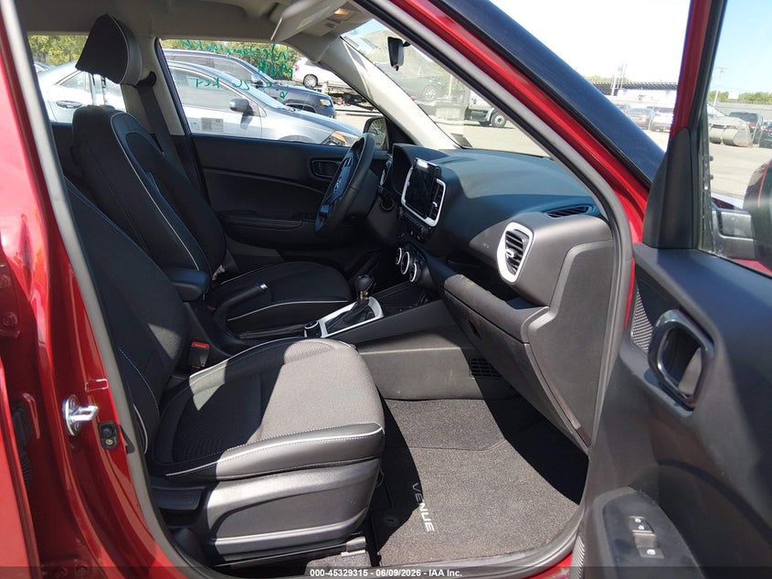 2025 HYUNDAI VENUE auction photo 5