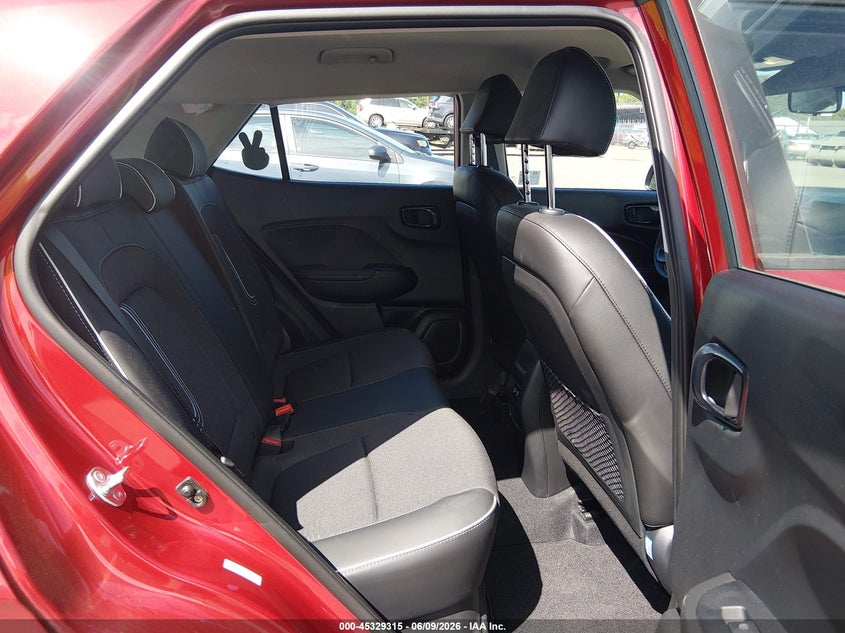 2025 HYUNDAI VENUE auction photo 8