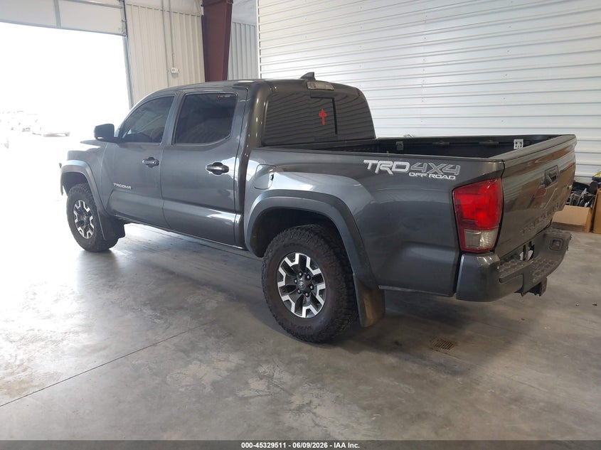 2017 TOYOTA TACOMA auction photo 3