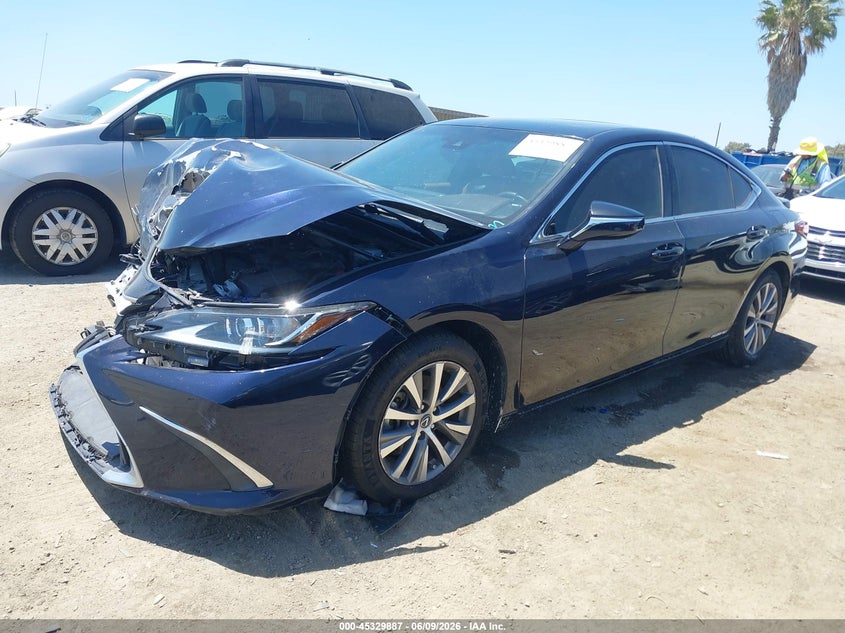 Vin: 58aca1c12mu001349, lot: 45827820, lexus es 300h 20212