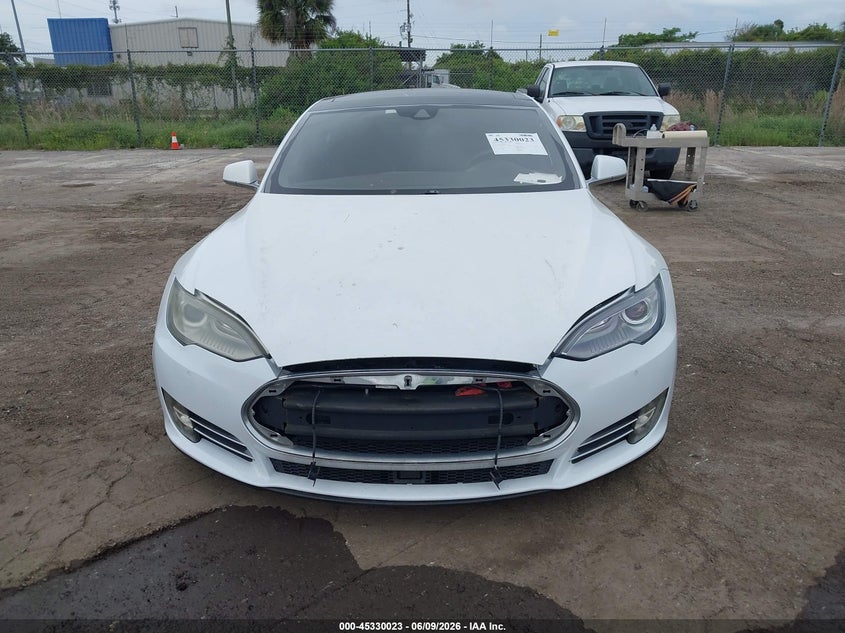 2015 Tesla Model S 85D/P85D VIN: 5YJSA4H45FF084377 Lot: 45330023