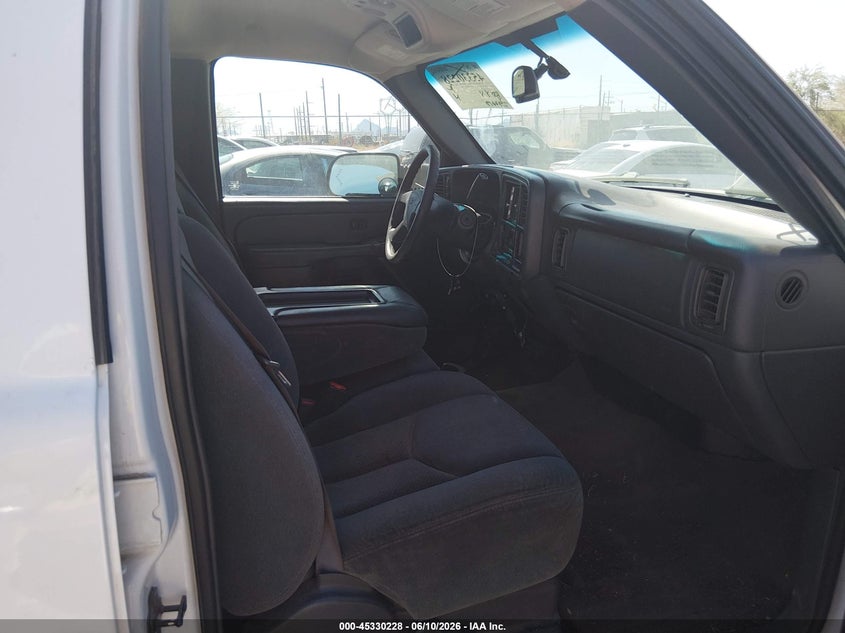 2004 CHEVROLET SILVERADO 2500HD auction photo 5