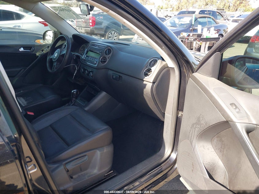 2012 VOLKSWAGEN TIGUAN auction photo 5