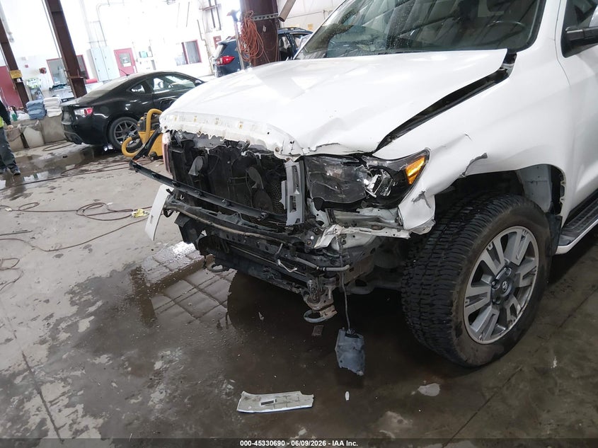 2008 Toyota Sequoia Limited 5.7L V8 VIN: 5TDBY68A18S012328 Lot: 45330690