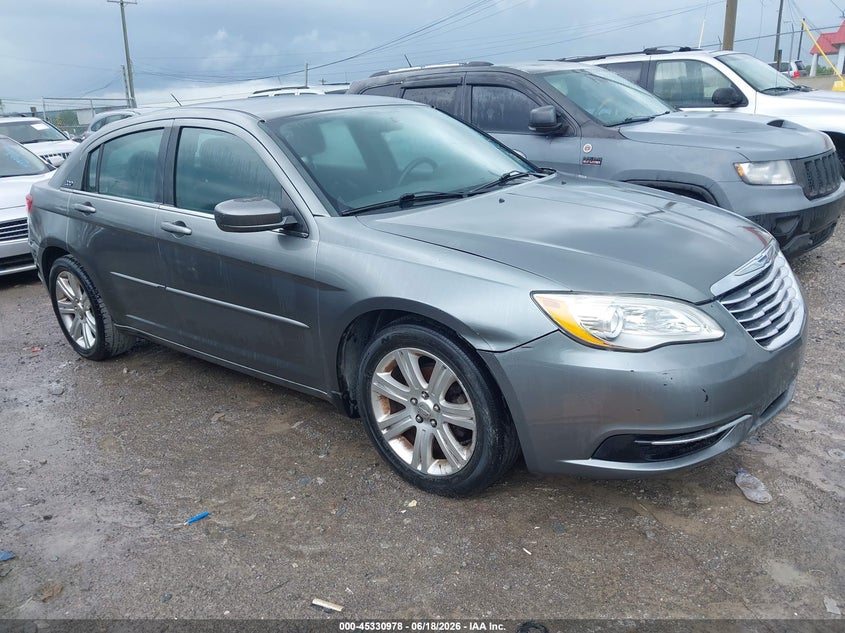2013 Chrysler 200