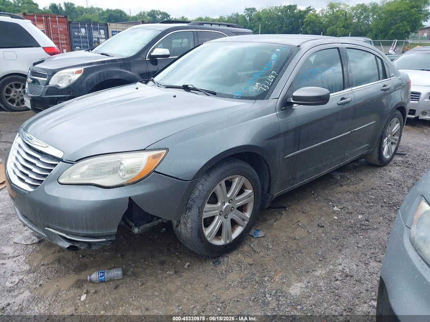 2013 CHRYSLER 200 auction photo 2