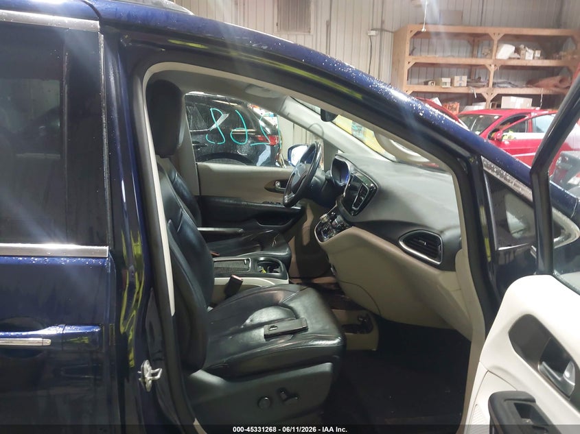 2017 CHRYSLER PACIFICA auction photo 5