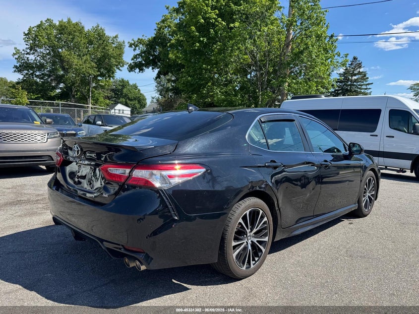 Vin: 4t1g11ak0lu346463, lot: 45829238, toyota camry se 20204