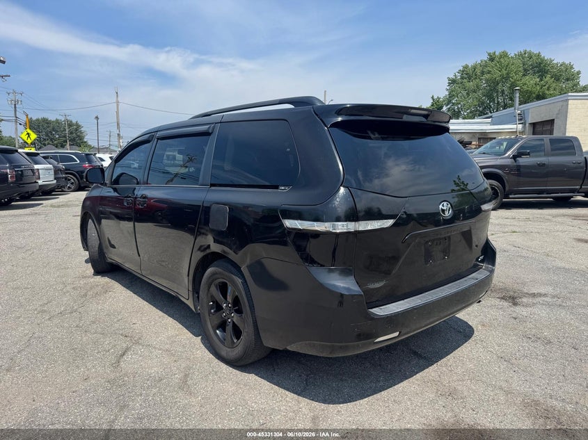 Vin: 5tdyk3dc0es443899, lot: 45829240, toyota sienna xle v6 8 passenger 20143