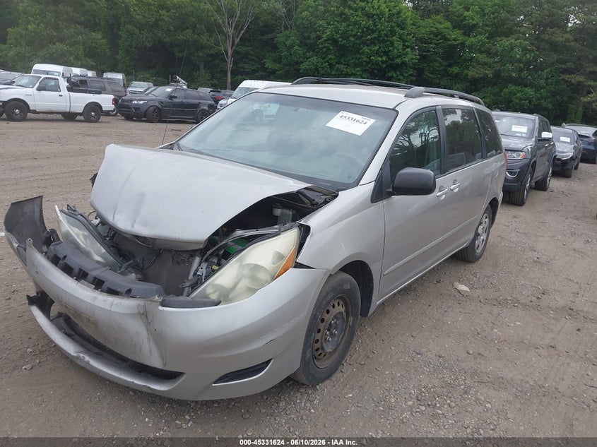 2006 TOYOTA SIENNA auction photo 2