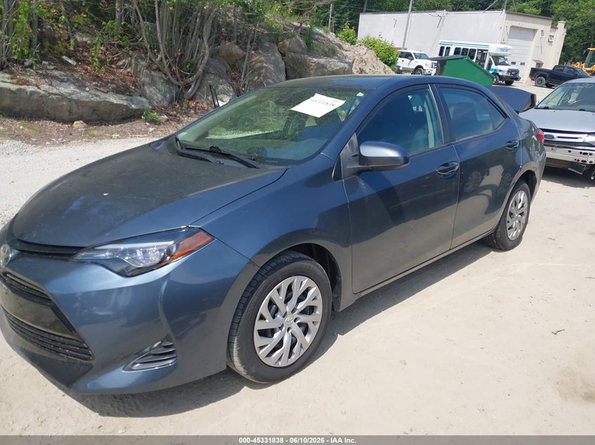 2019 Toyota Corolla Le 2T1BURHE7KC193791 photo 1
