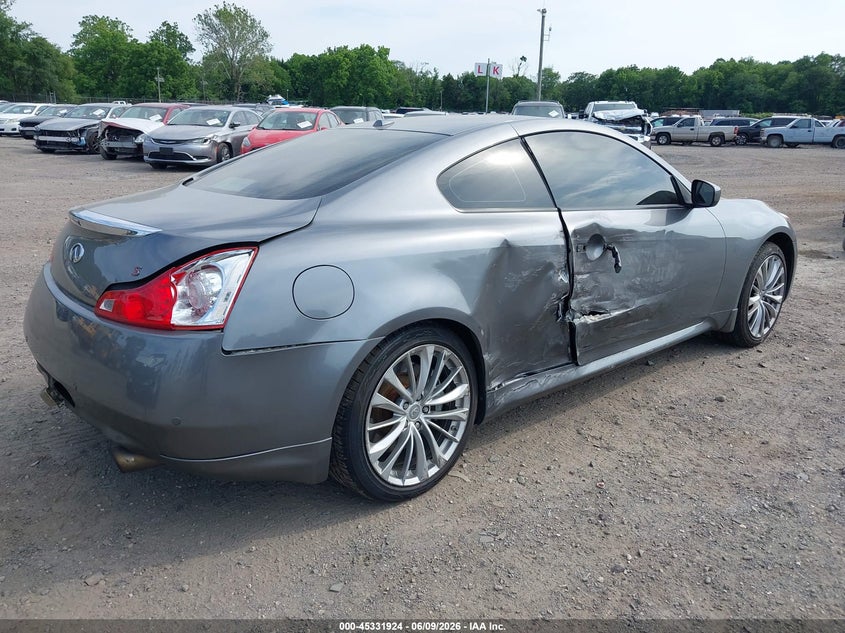 2011 INFINITI G37X — zdjęcie 4