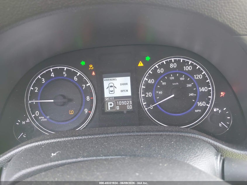 2011 INFINITI G37X auction photo 7