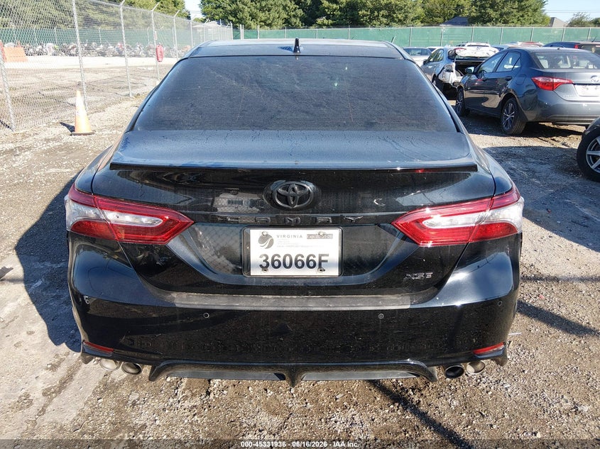 TOYOTA CAMRY - zdjęcie 17