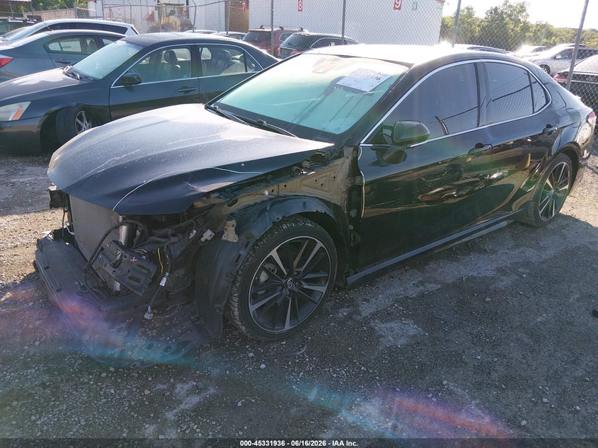 TOYOTA CAMRY - zdjęcie 2