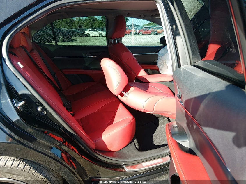 TOYOTA CAMRY - zdjęcie 8
