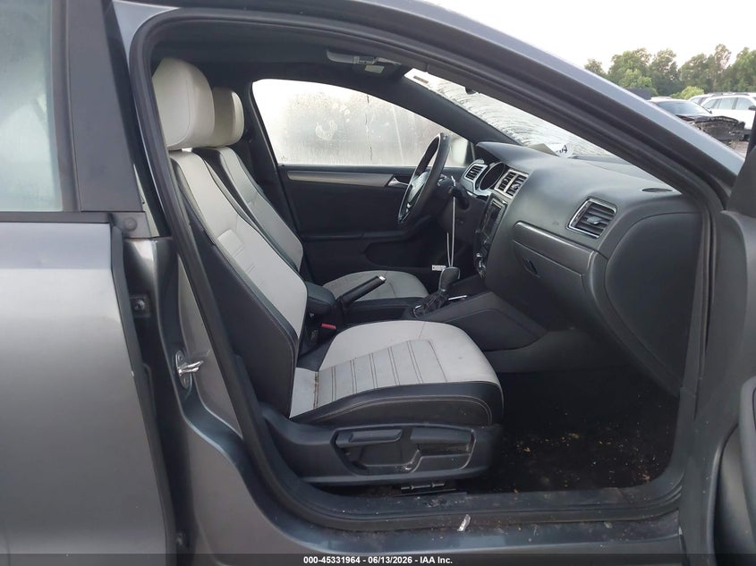 2016 VOLKSWAGEN JETTA auction photo 5