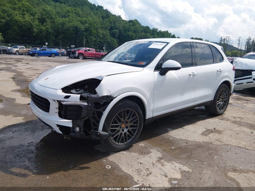 2017 PORSCHE CAYENNE auction photo 2