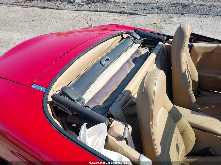 2000 Mazda Mx-5 Miata Ls/Special Edition VIN: JM1NB353XY0146535 Lot: 45331982
