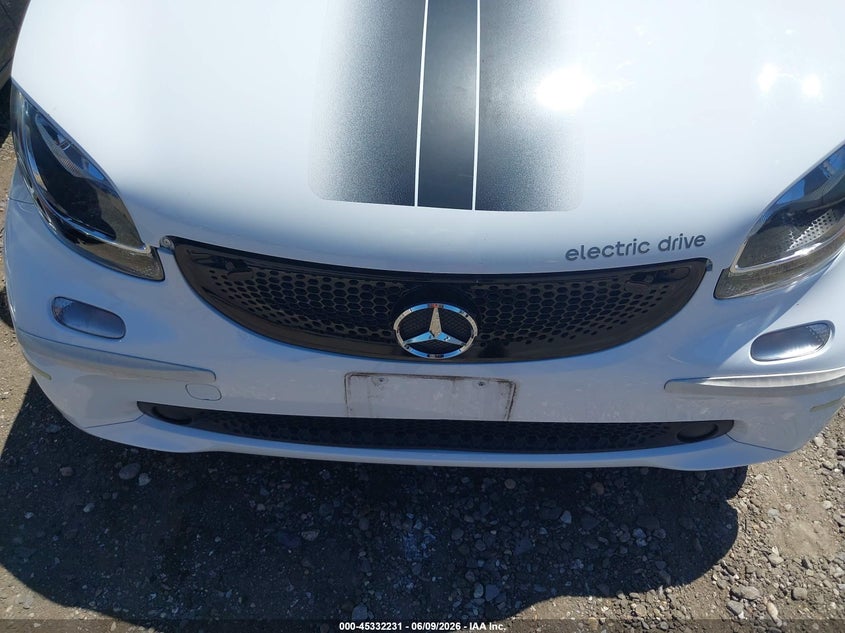 2018 Smart Fortwo Electric Drive Pure VIN: WMEFJ9BAXJK270216 Lot: 45332231