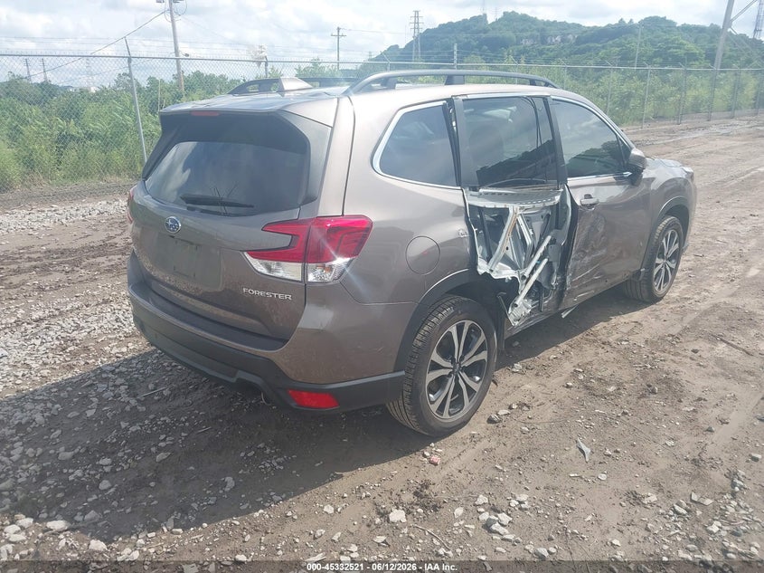 2023 SUBARU FORESTER auction photo 4
