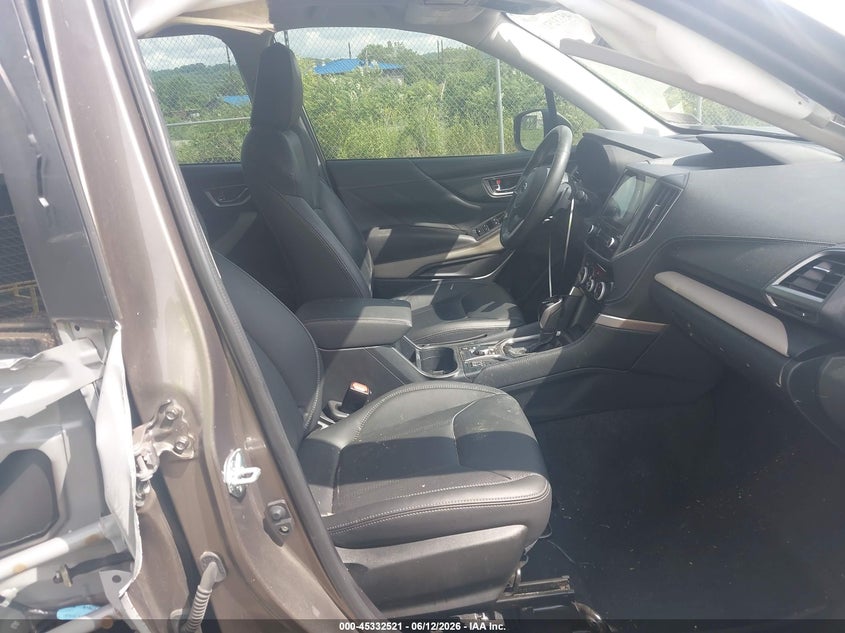 2023 SUBARU FORESTER auction photo 5
