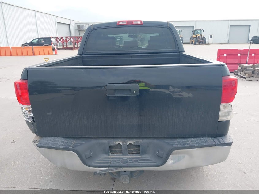 2010 TOYOTA TUNDRA GRADE 5.7L V8 · Фото 16