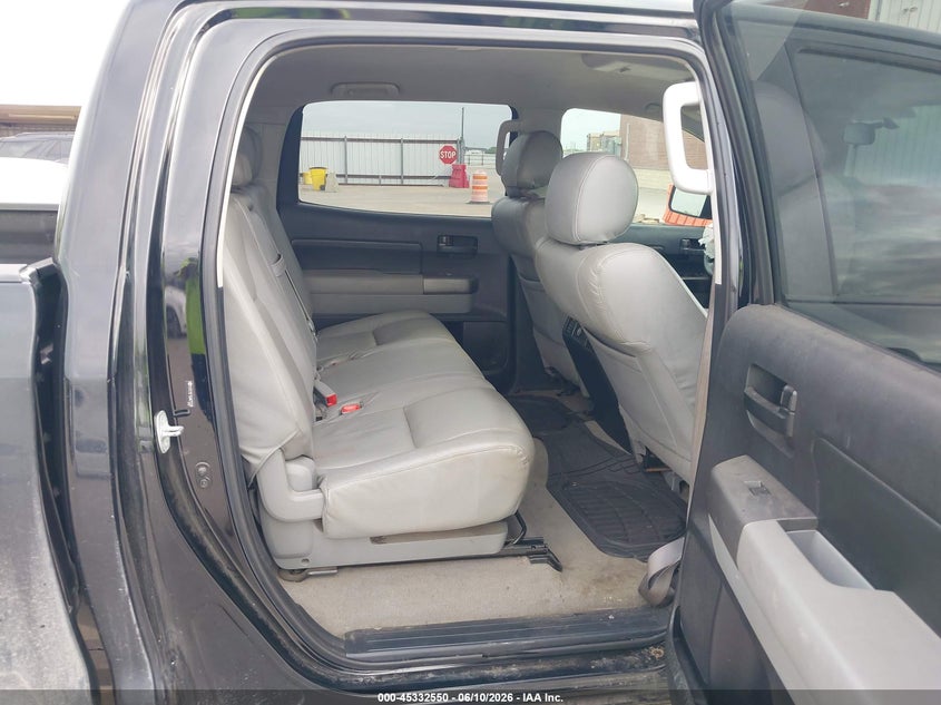 2010 TOYOTA TUNDRA GRADE 5.7L V8 · Фото 8