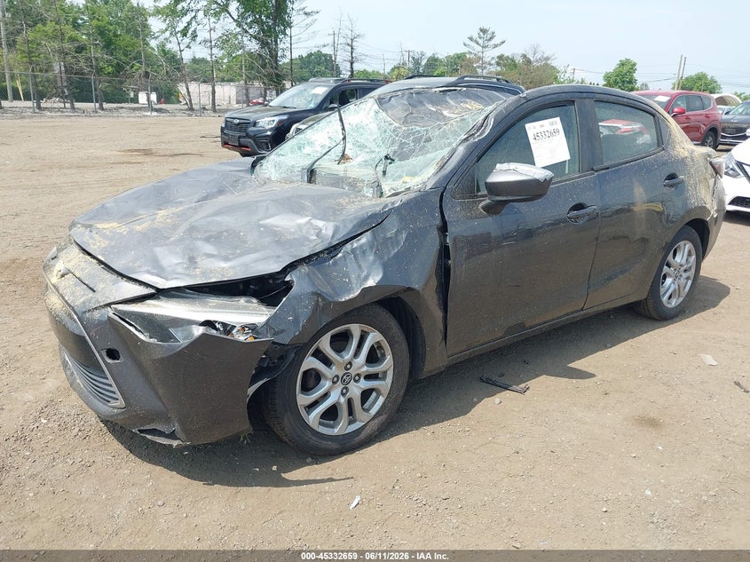 3MYDLBYV2HY165507 2017 Toyota Yaris Ia photo 1