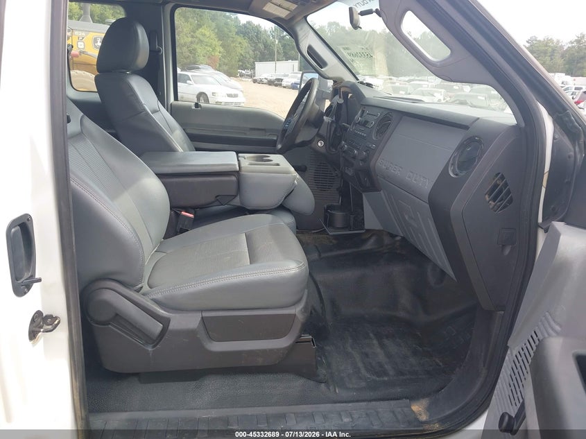2015 FORD F-350 CHASSIS auction photo 5