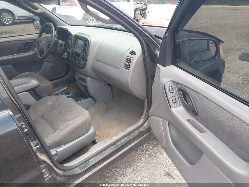 2001 FORD ESCAPE auction photo 5