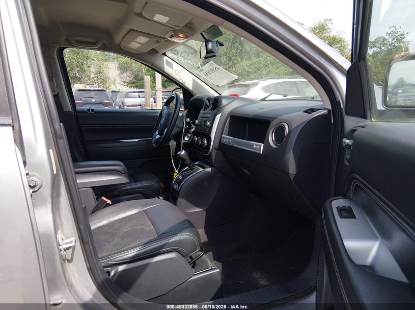 2017 JEEP COMPASS auction photo 5
