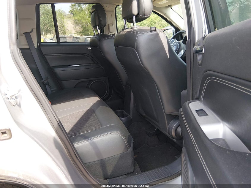 2017 JEEP COMPASS auction photo 8