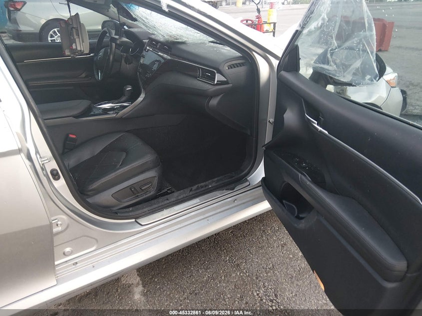 2019 TOYOTA CAMRY auction photo 5