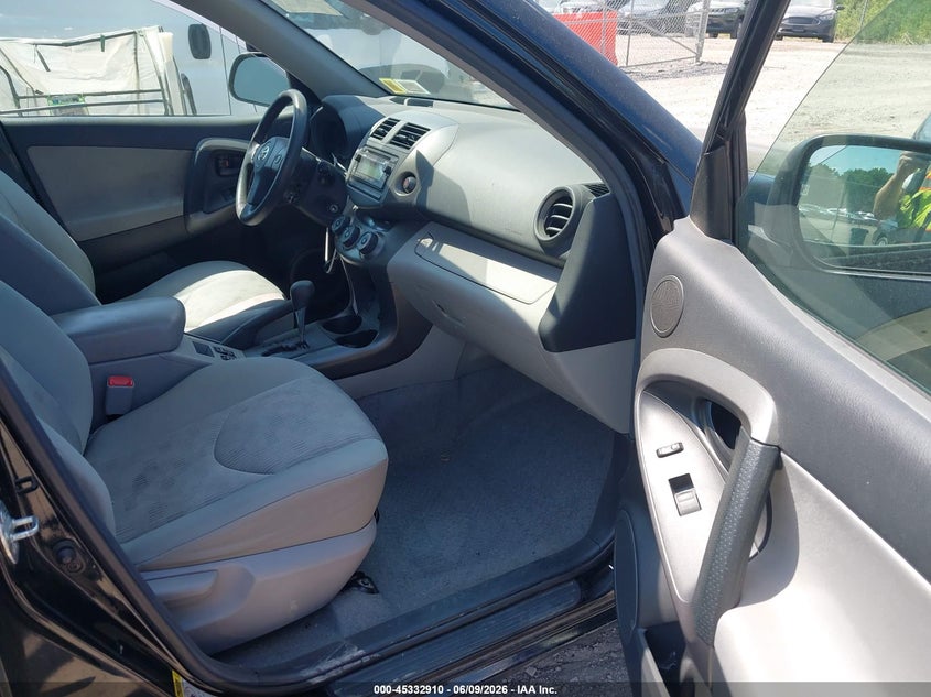 AtlanticExpress - Toyota RAV4