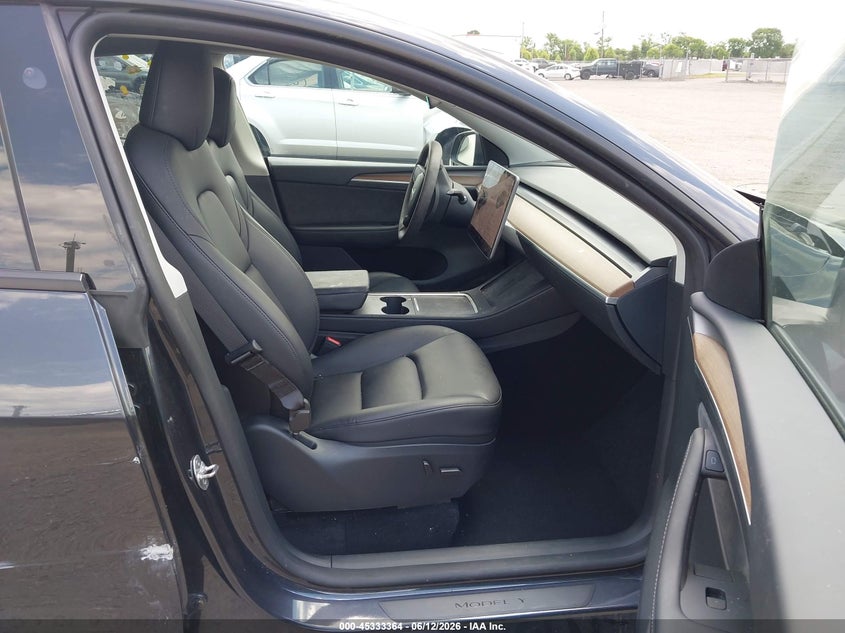 TESLA MODEL Y 2024 VIN 7SAYGDED6RF096669