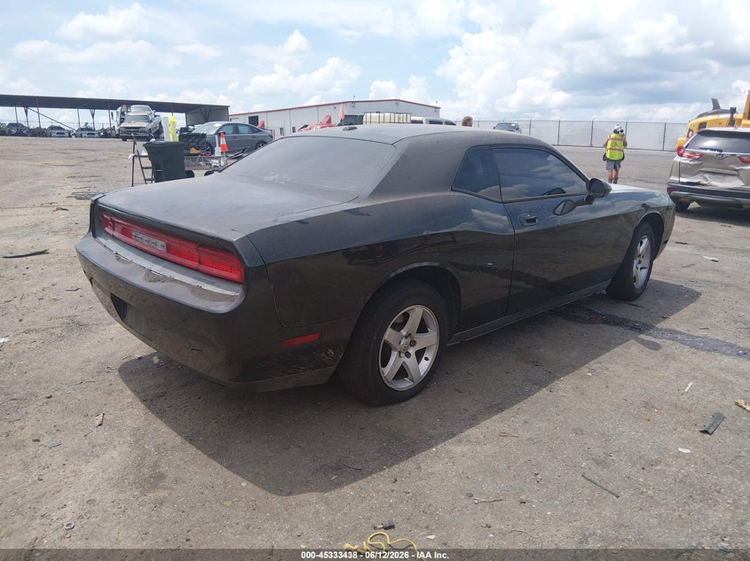 Vin: 2b3cj4dv1ah174228, lot: 45831375, dodge challenger se 20104