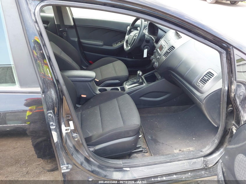 2017 KIA FORTE auction photo 5