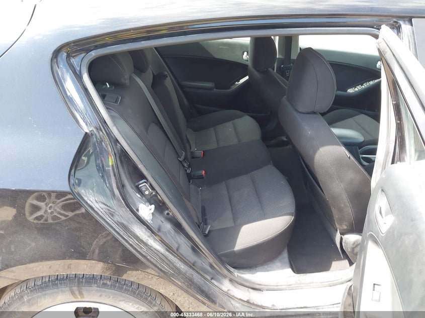2017 KIA FORTE auction photo 8