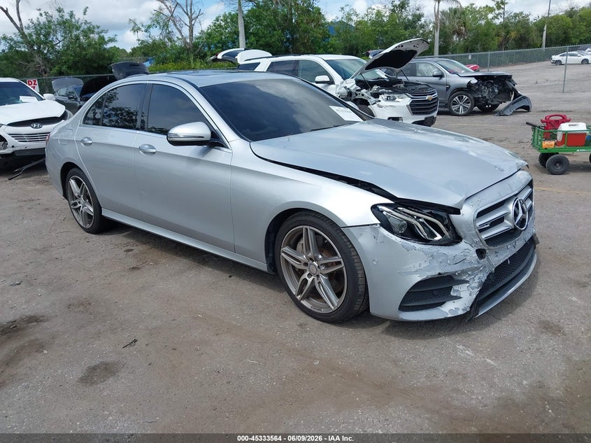 2017 MERCEDES-BENZ E 300 — Галерея фотографий