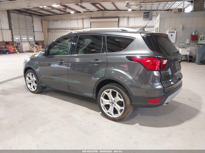 Vin: 1fmcu0j91kua10607, lot: 45831701, ford escape titanium 20193