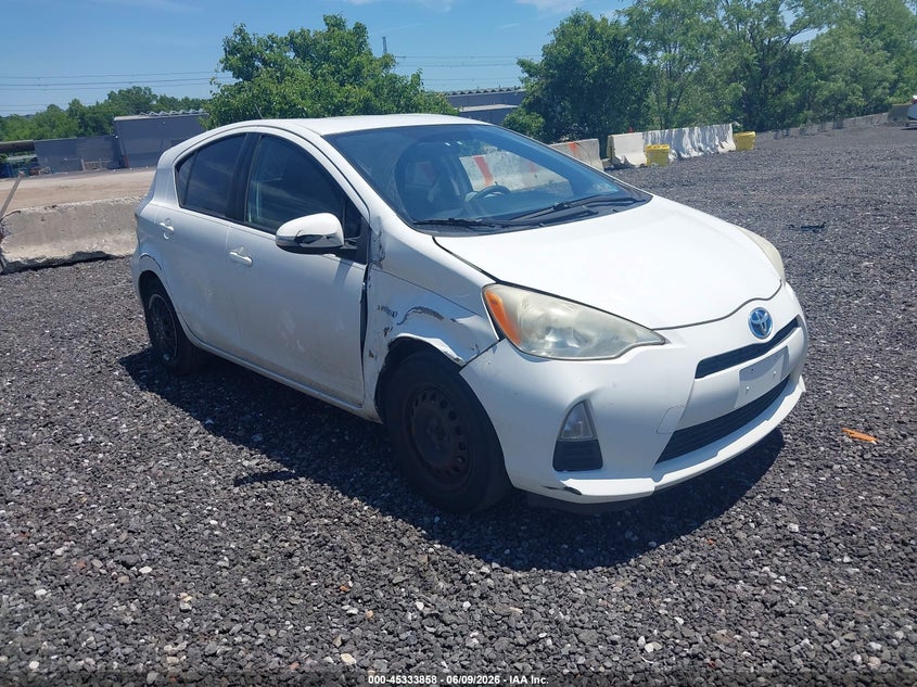 Vin: jtdkdtb35d1043447, lot: 45831793, toyota prius c two 2013 img_1