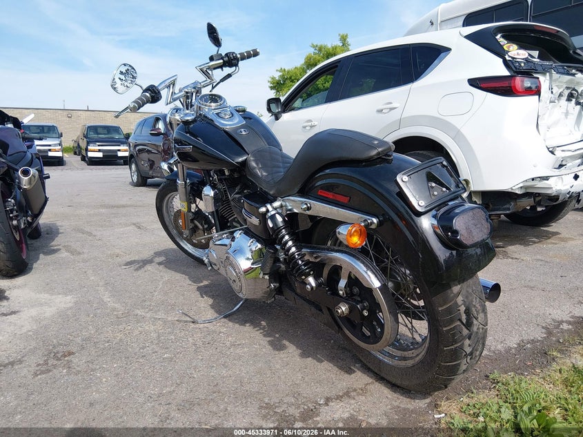 2013 HARLEY-DAVIDSON SUPER GLIDE MOTO 2