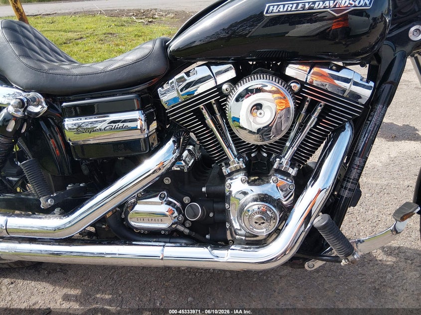 2013 HARLEY-DAVIDSON SUPER GLIDE MOTO 2