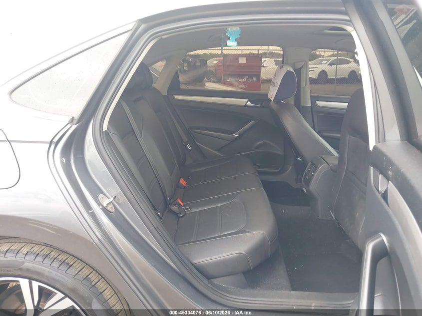 2021 VOLKSWAGEN PASSAT auction photo 8