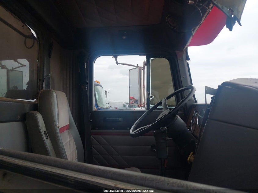 1995 INTERNATIONAL 9200 auction photo 7